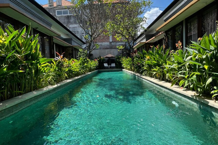 Villa Cahaya (Seminyak 12BR)