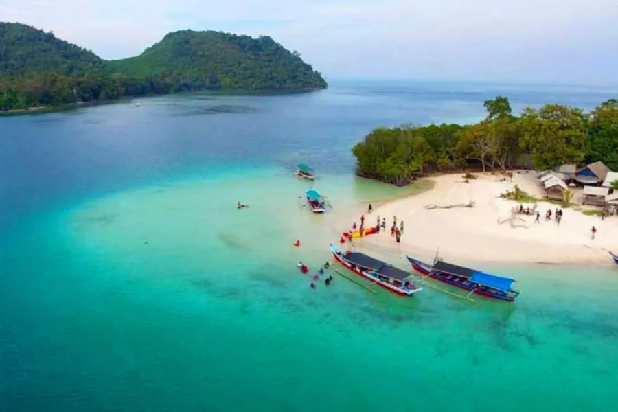 Pulau Pahawang 3 Hari 2 Malam (Open Trip)